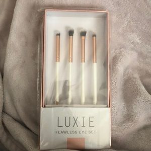 Luxie flawless eye brush set